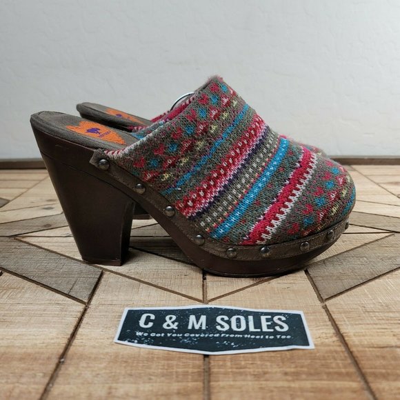 sweater clogs